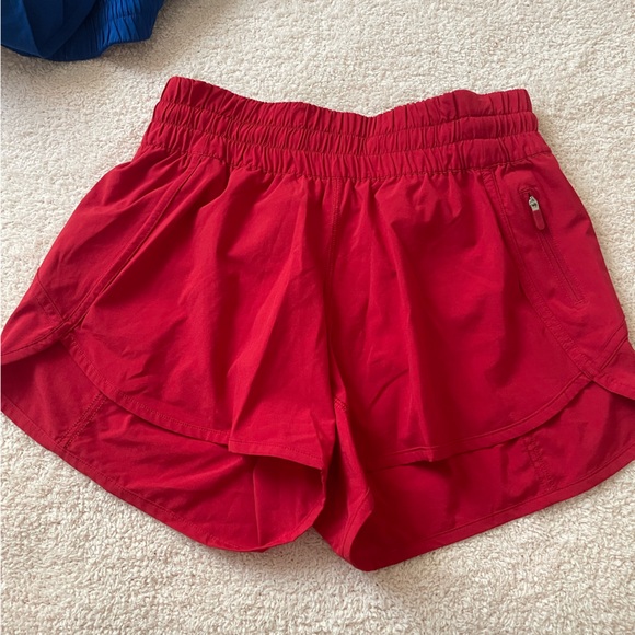 8 Pairs of Lululemon Tracker 4in Mid Rise Shorts - Picture 2 of 8